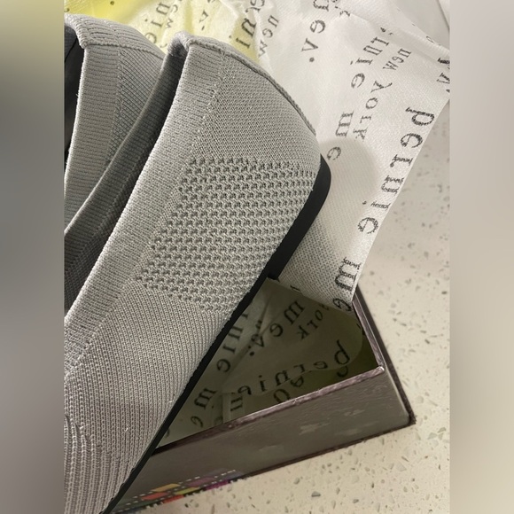 Bernie Mev Womans NIKKI Comfort SlipOns Sz 7.5 Knit Ballet Flats Light Gray NEW - Picture 7 of 12